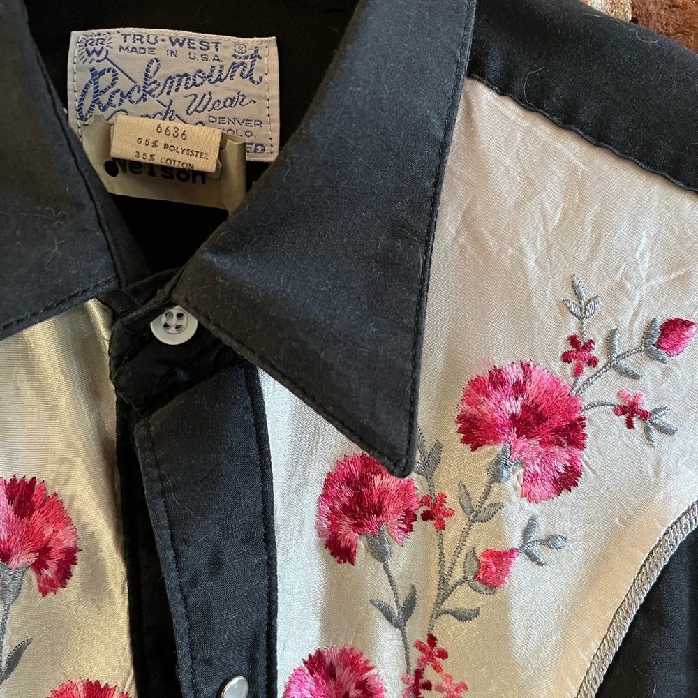 Vintage Men’s Rockmount Western Rockabilly Shirt 15 1/2 VGUC. Black and roses